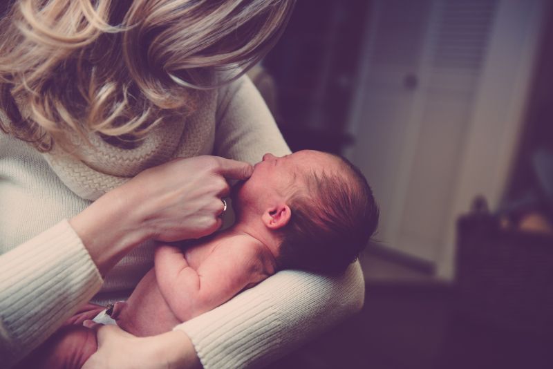 Προστασία μητρότητας: Επέκταση ειδικής παροχής στους 9 μήνες – Σε λειτουργία η πλατφόρμα