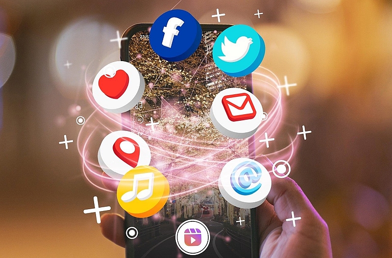 Όριο ηλικίας 15 ετών στα social media από το 2027: Οι 10 βασικές ερωτήσεις και απαντήσεις